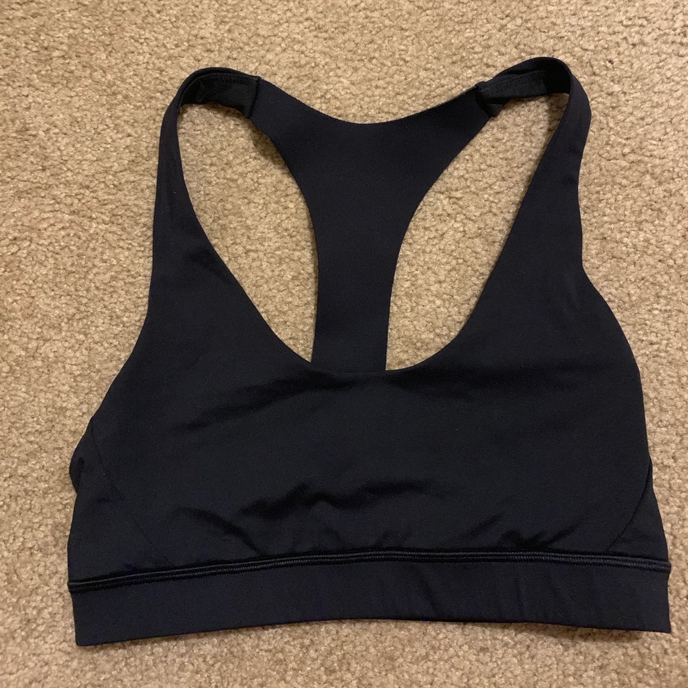 Black Lululemon sports bra